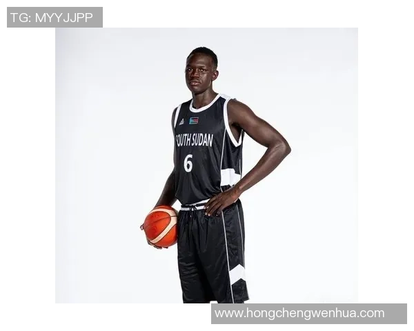 非洲第一慈善足球明星的传奇人生与无私奉献精神探秘